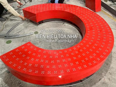 Biển hiệu chữ tôn