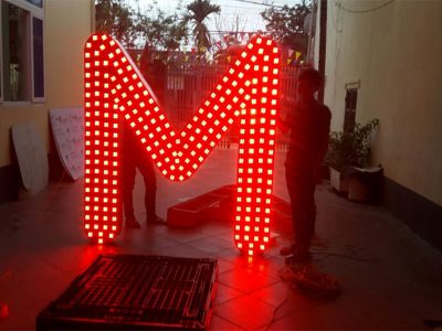 Biển hiệu tòa nhà