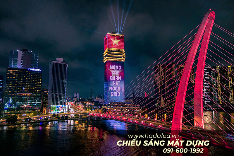 Den Led Point mat dung toa nha