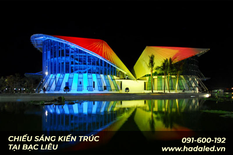 Den Led chieu sang nha hat non la Bac Lieu