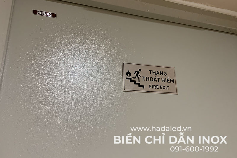 Biển Chỉ Dẫn Chung Cư Udic Westlake Bằng Inox 304 Ăn Mòn 21 Biển thang thoát hiểm