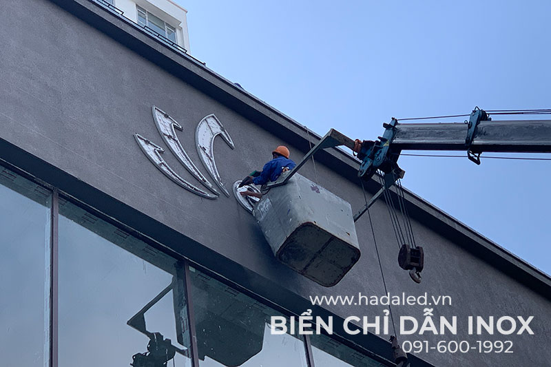 Biển Chỉ Dẫn Chung Cư Udic Westlake Bằng Inox 304 Ăn Mòn 19 Lắp đặt biển hiệu LED
